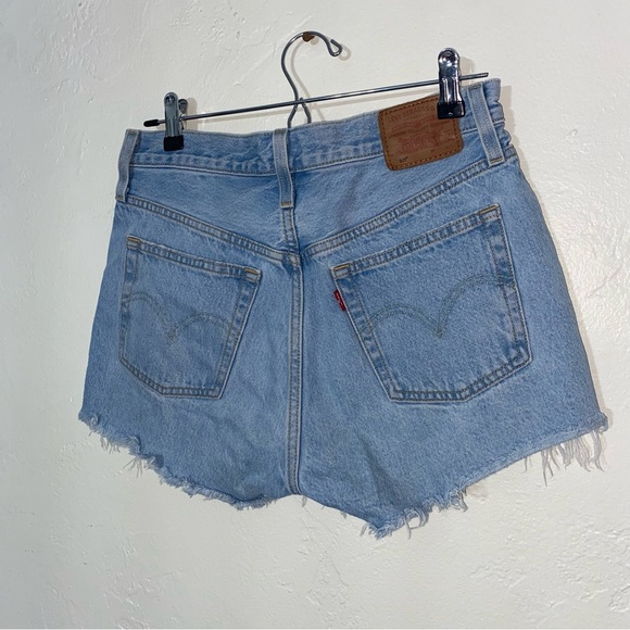 Levi’s 501 Premium Cutoff Shorts Destroyed Distressed Denim Jean Waist 27 Womens - Picture 2 of 10